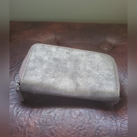 Stella & dot wallet - Picture 3 of 3